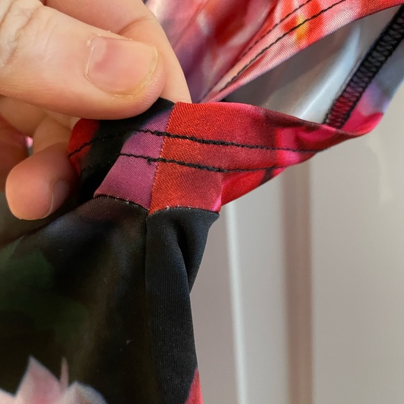 Silence + Noise URBAN OUTFITTERS Floral Y2K Crop Top - Picture 8 of 16